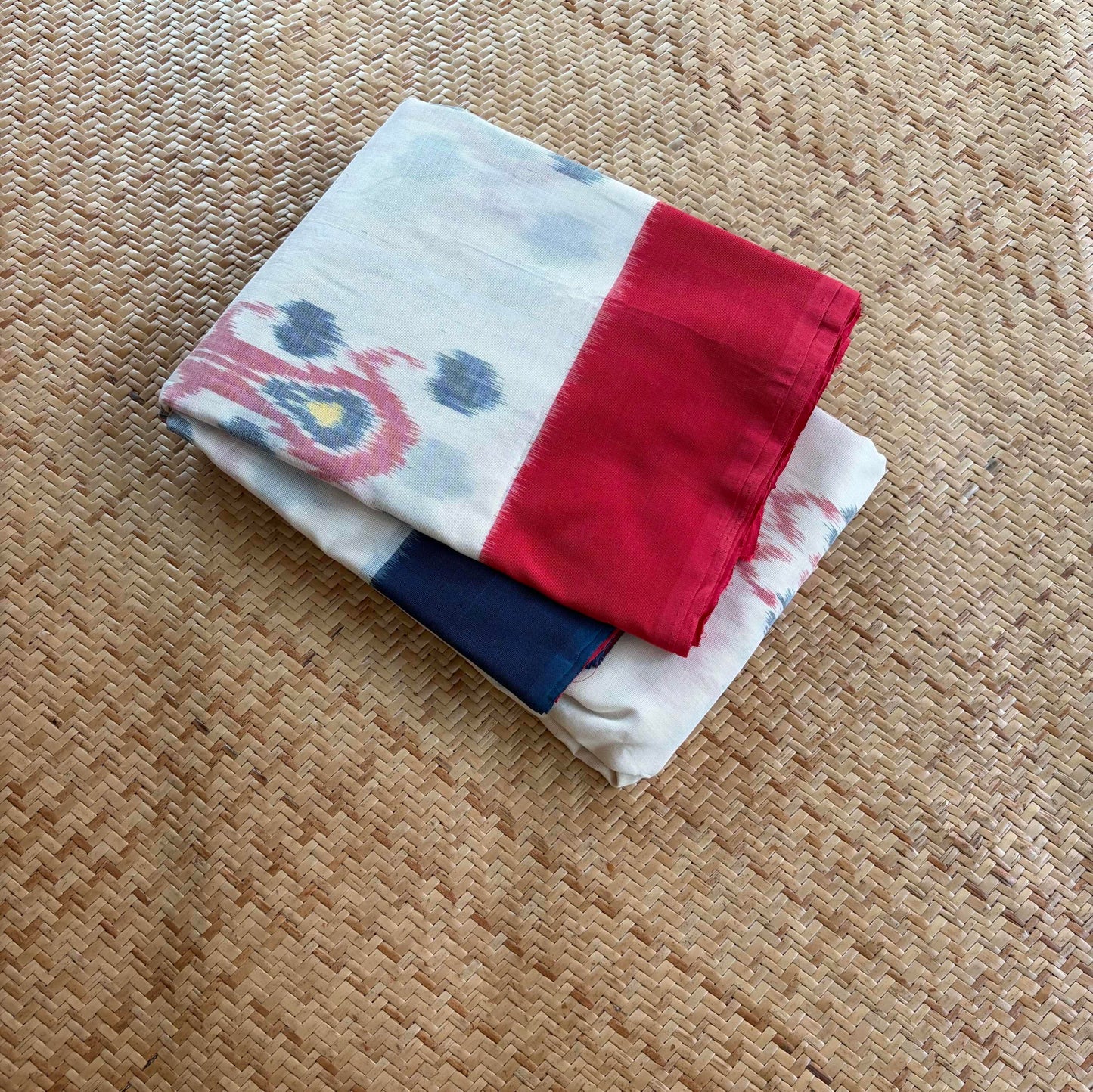 Off White, Pochambally Ikkat Hand Woven Cotton Saree