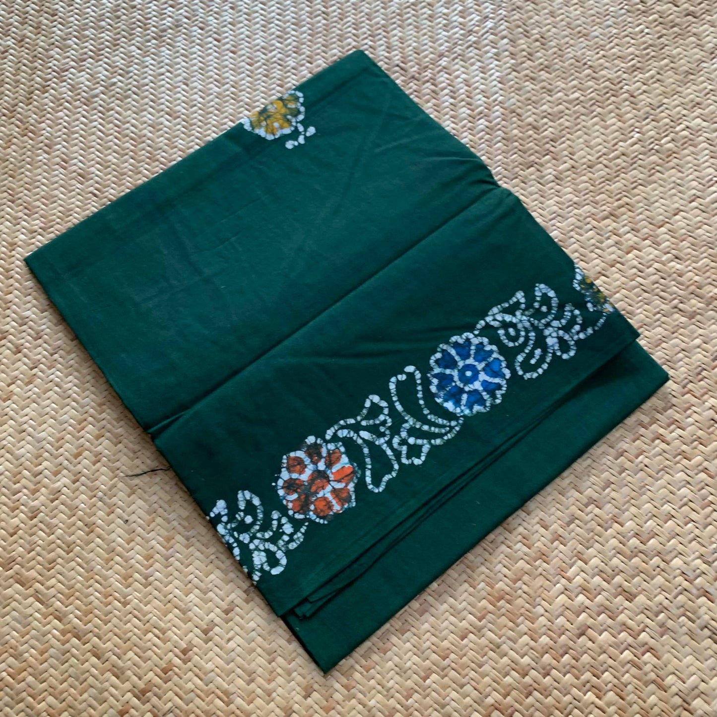 Green Wax Acrylic Print Sungudi Saree
