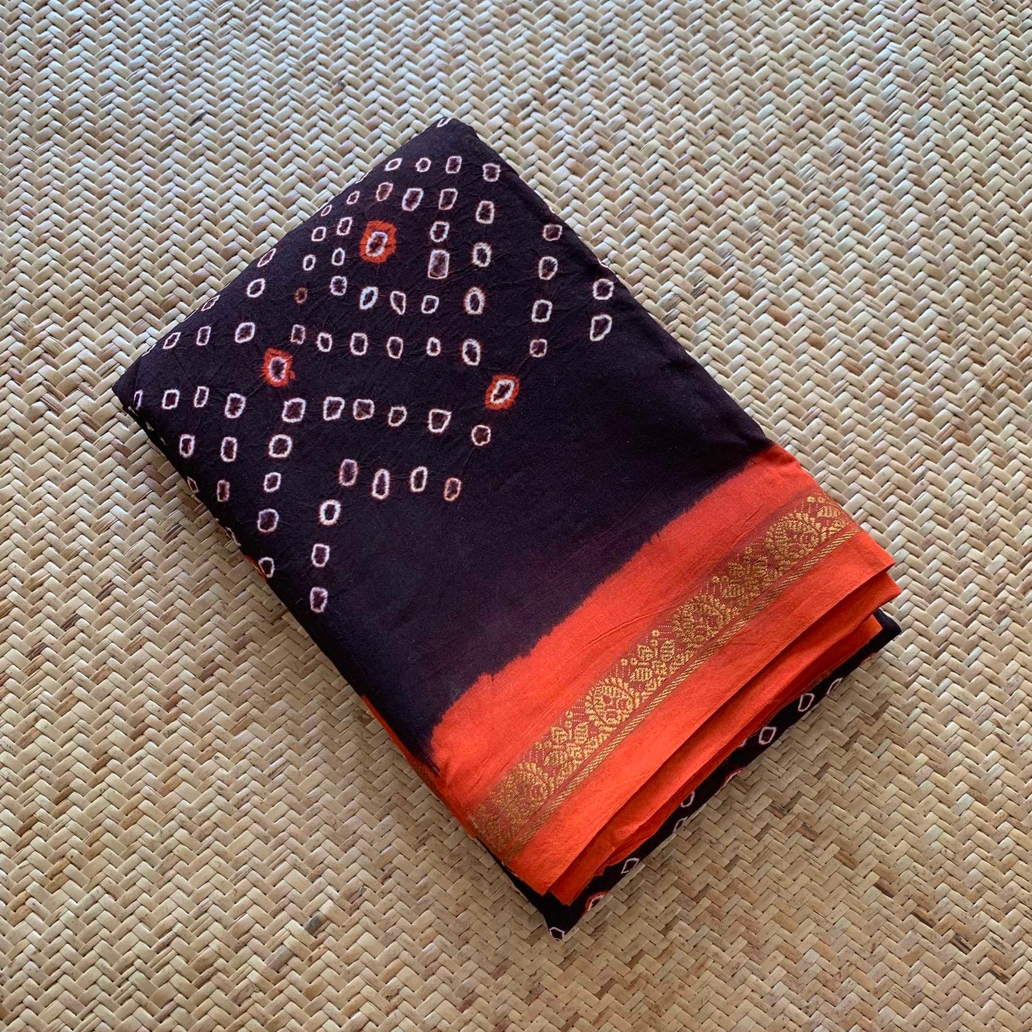 Deep Brown Saree, Hand knotted Sungudi On a Hand woven Cotton saree, Kaikattu Sungadi