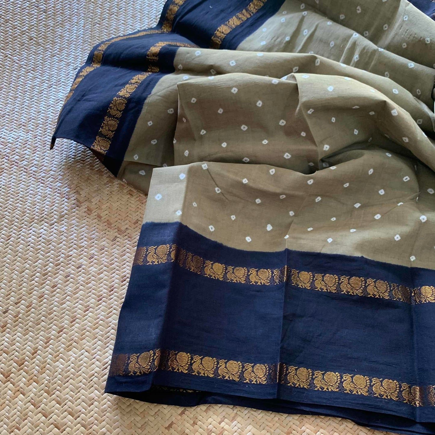 Cement Grey Saree With Navy Border, Hand knotted Sungudi On a Rudraksham Border Cotton saree, Kaikattu Sungudi