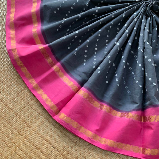 Grey Pink Saree With  Border, Hand knotted Sungudi On a Rudraksham Border Cotton saree, Kaikattu Sungadi