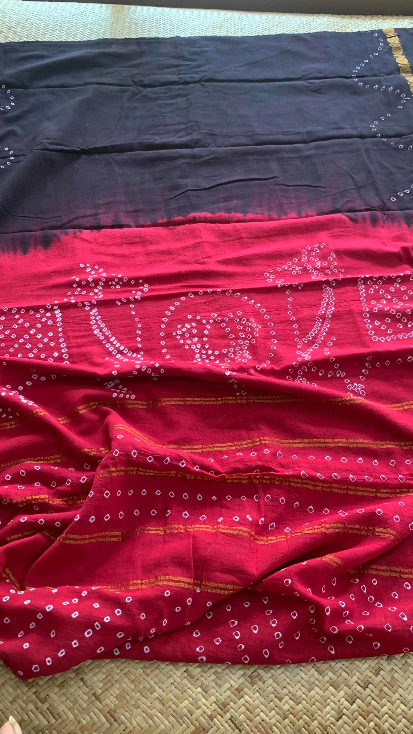 Black Saree With Pink Pallu EXCLUSIVE, Hand knotted Sungudi Cotton saree, Kaikattu Sungadi