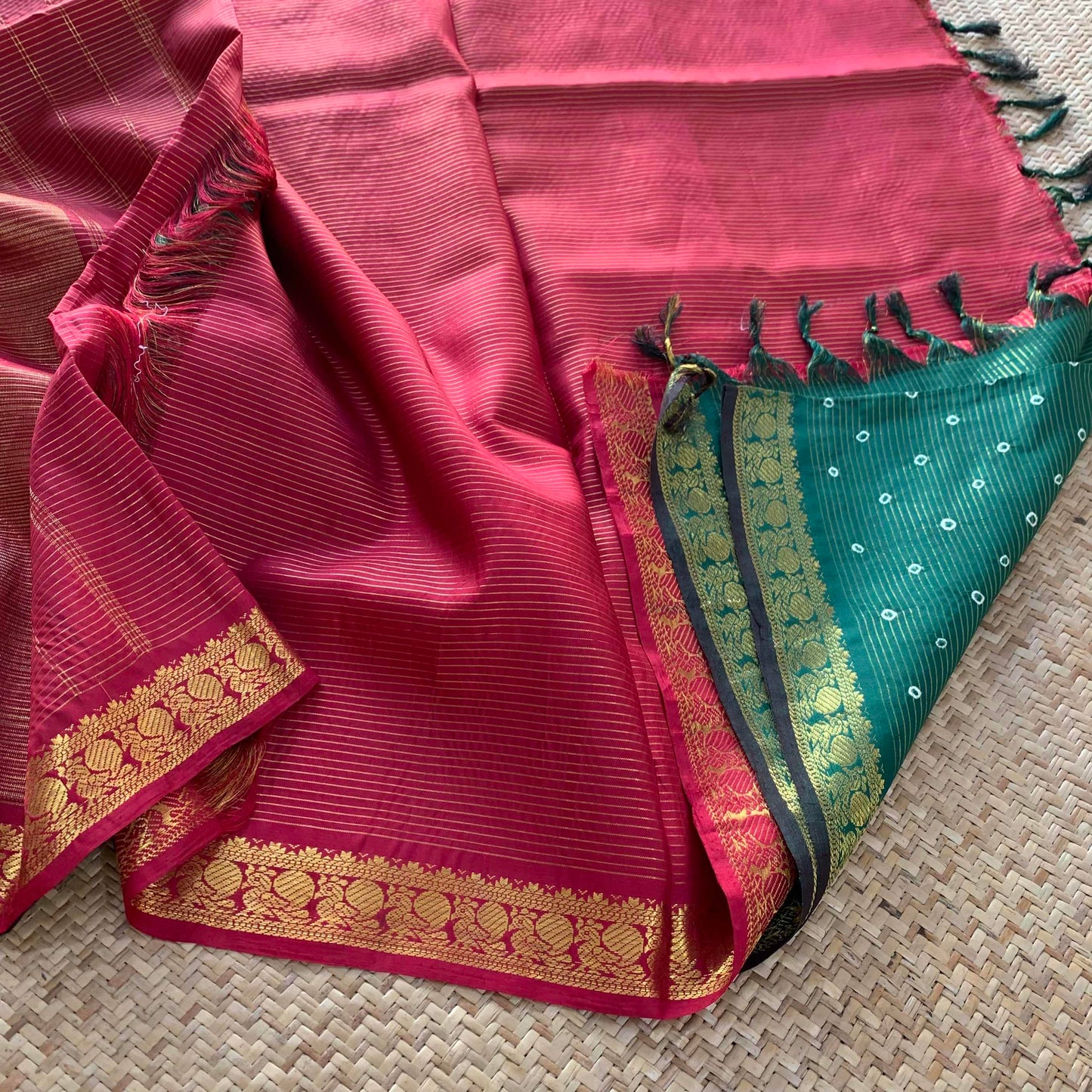 Green Kaikattu Sungadi On a Pure soft Kanchipuram Silk Saree