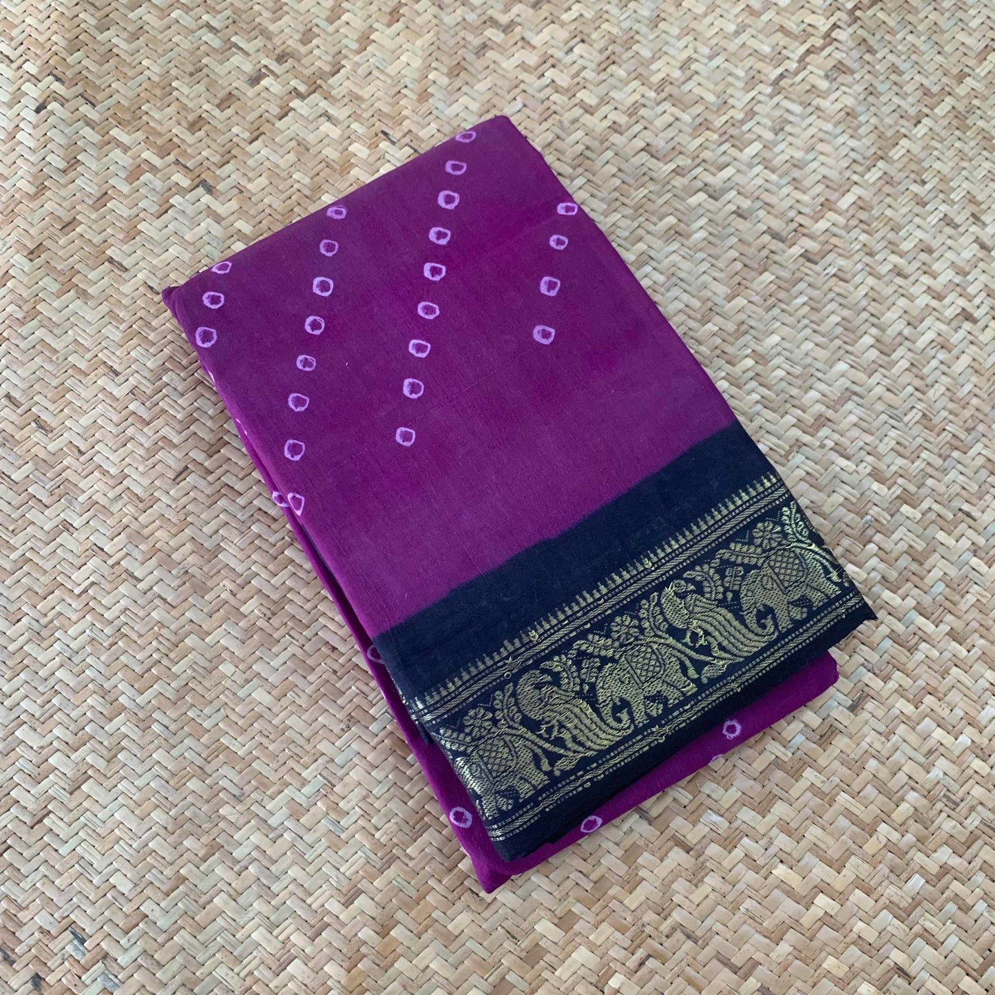 Purple Saree With Black Border , Hand knotted Sungudi On a Hand woven Grand Pallu Cotton saree, Kaikattu Sungadi