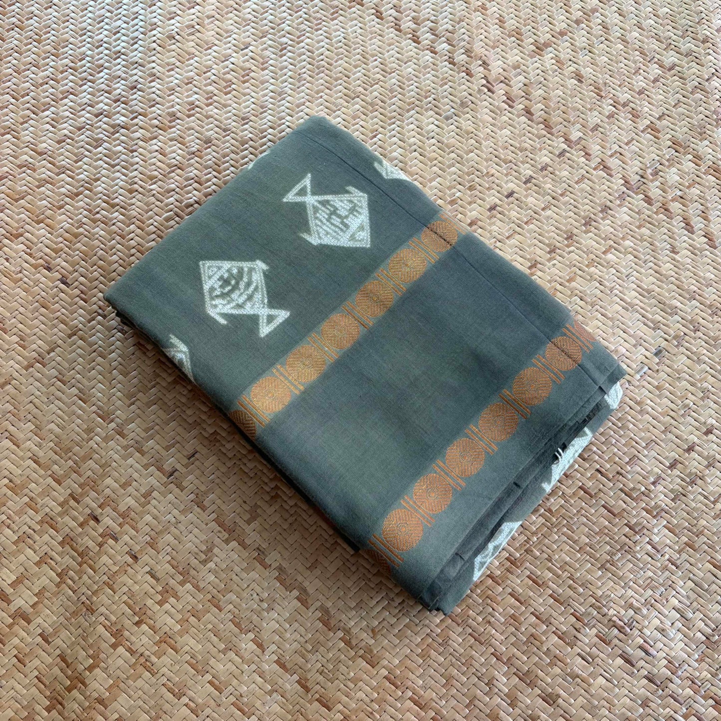 Kite , Hand Crafted Nui Shibori Sungudi Cotton Saree