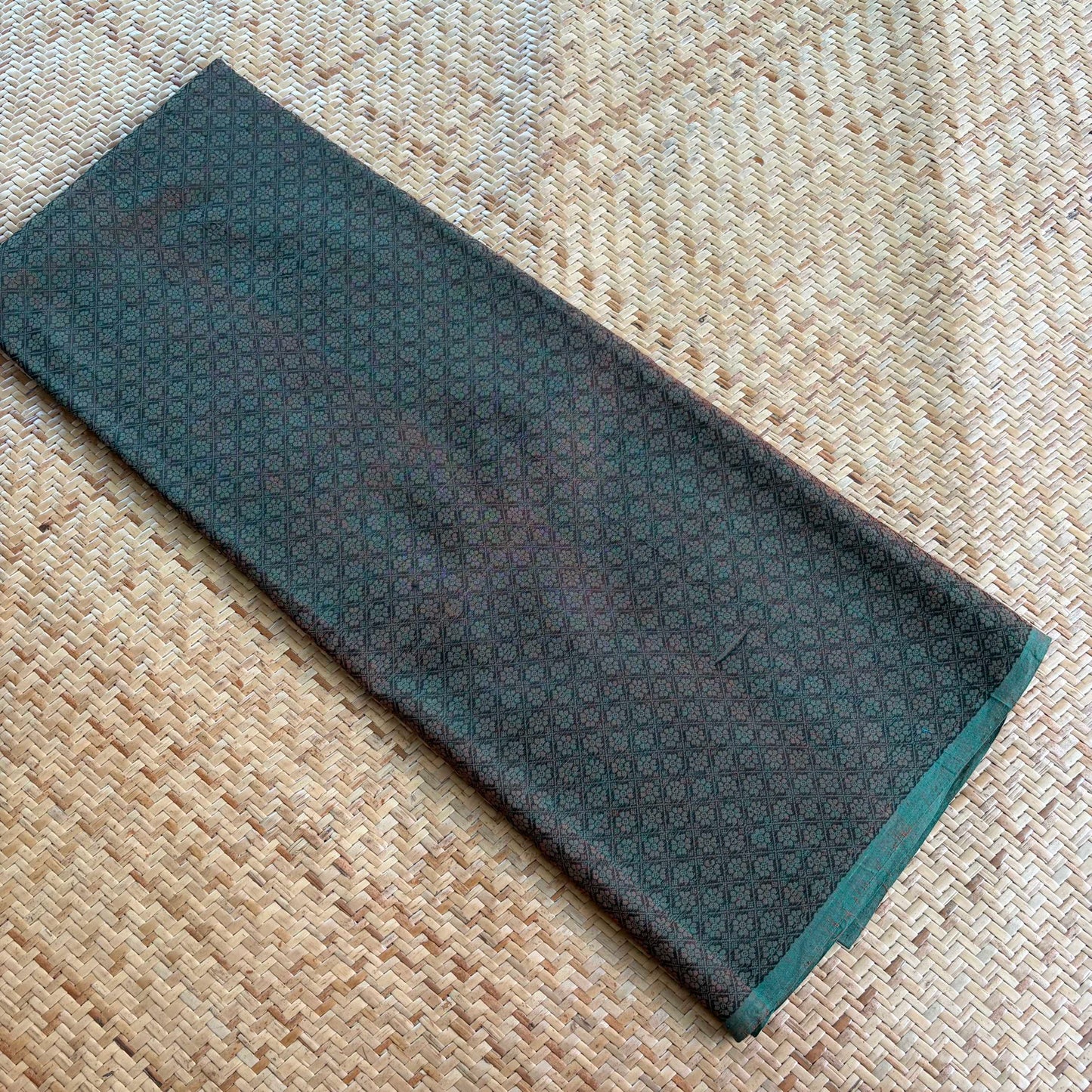 Handloom Jacard Cotton Running Fabric, Manthulir Green