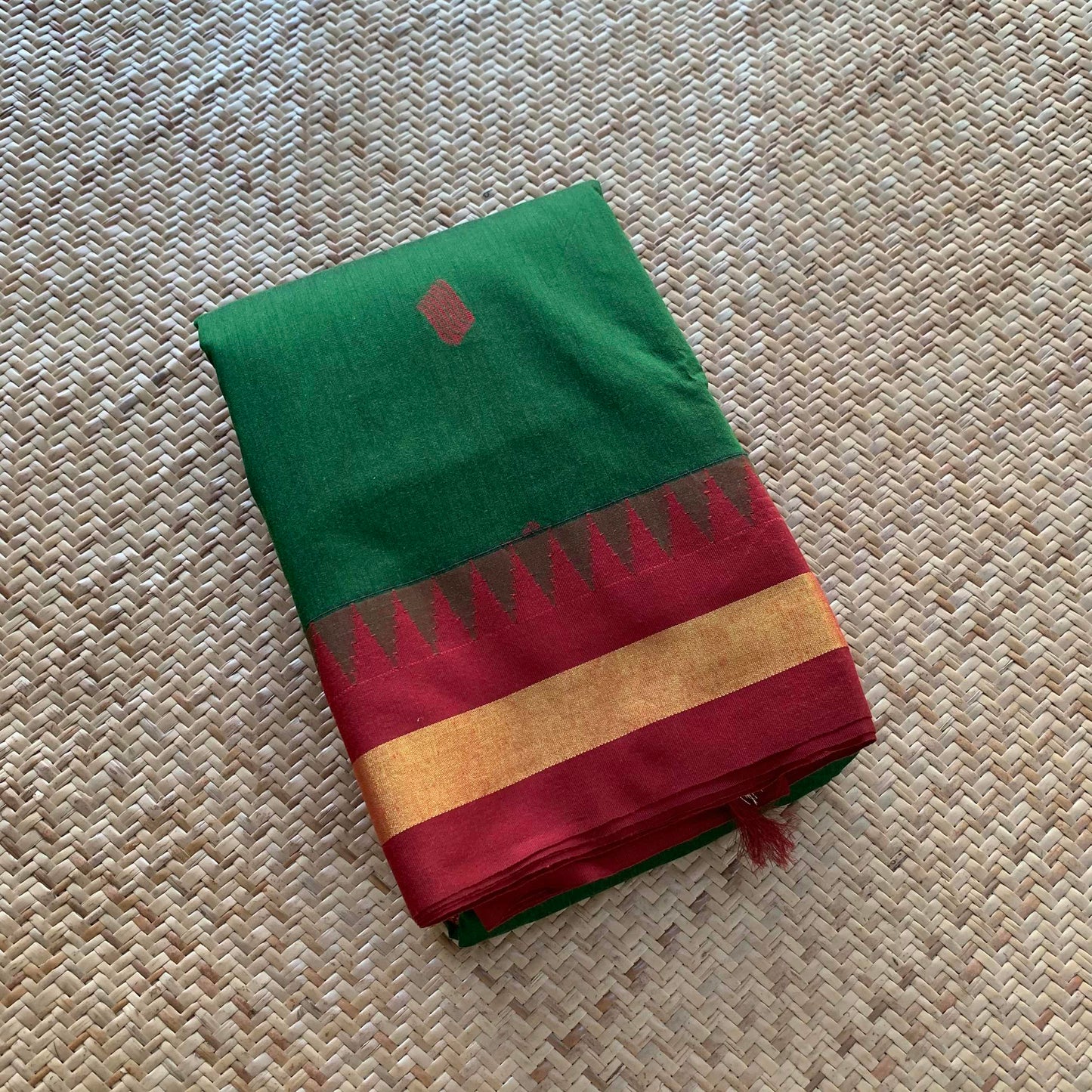 Green , Kalyani Silk Cotton.