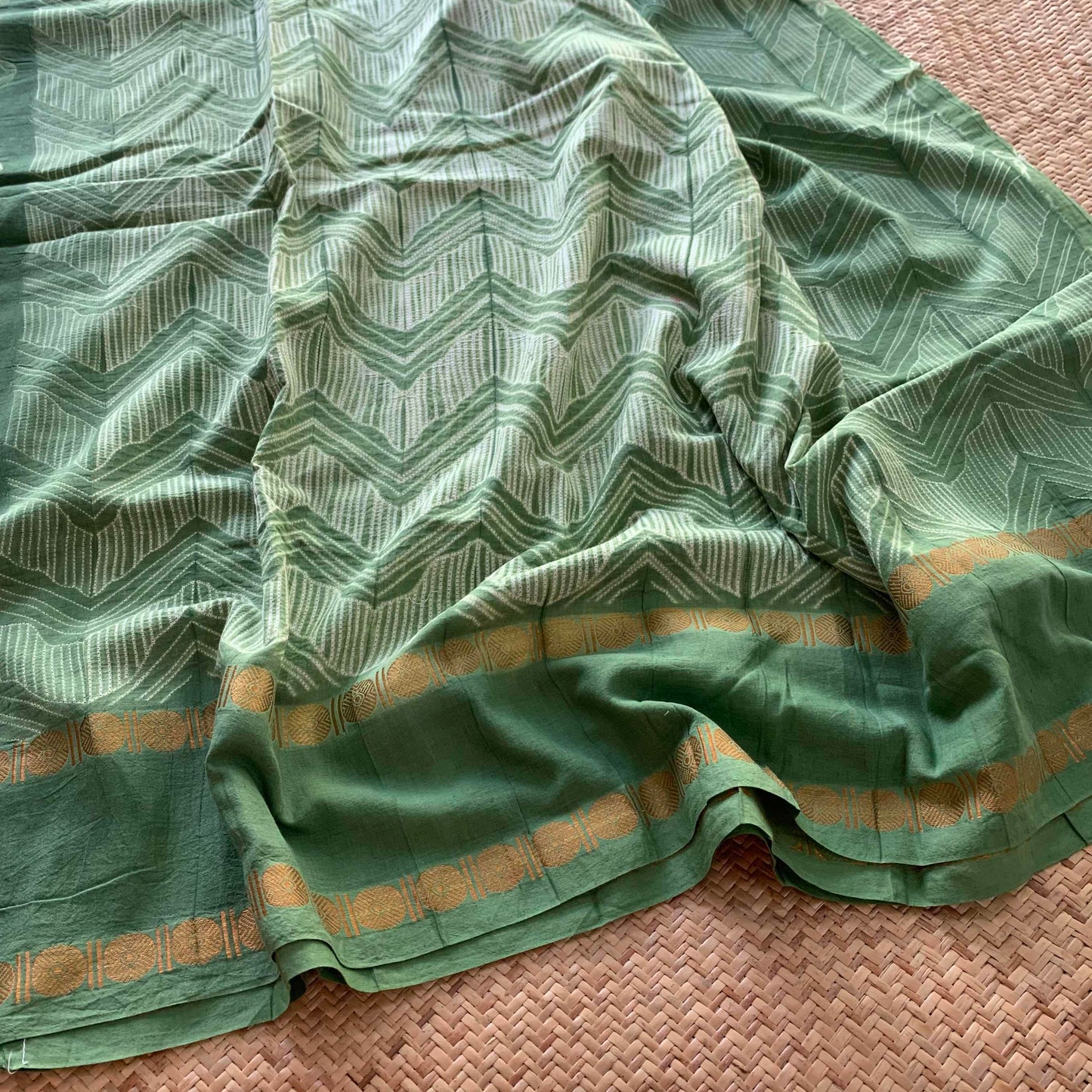 Kolam - Green, Hand Crafted Shibori Sungudi Cotton Saree