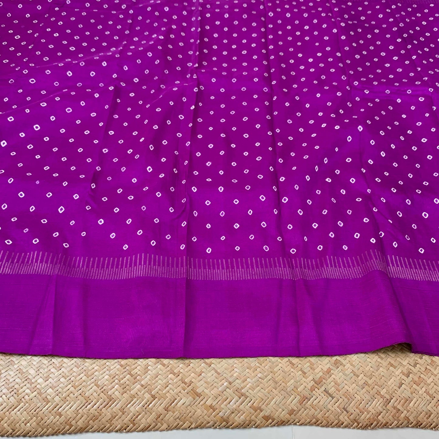Magenta Kaikattu Sungadi On a Pure Kanchipuram Silk Saree
