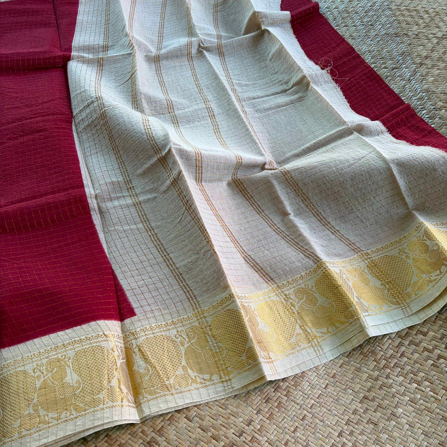 Maroon, Zari Kattam Sungudi