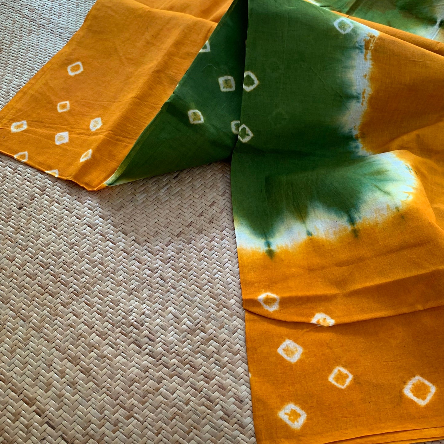 Hand knotted Sungudi, Green