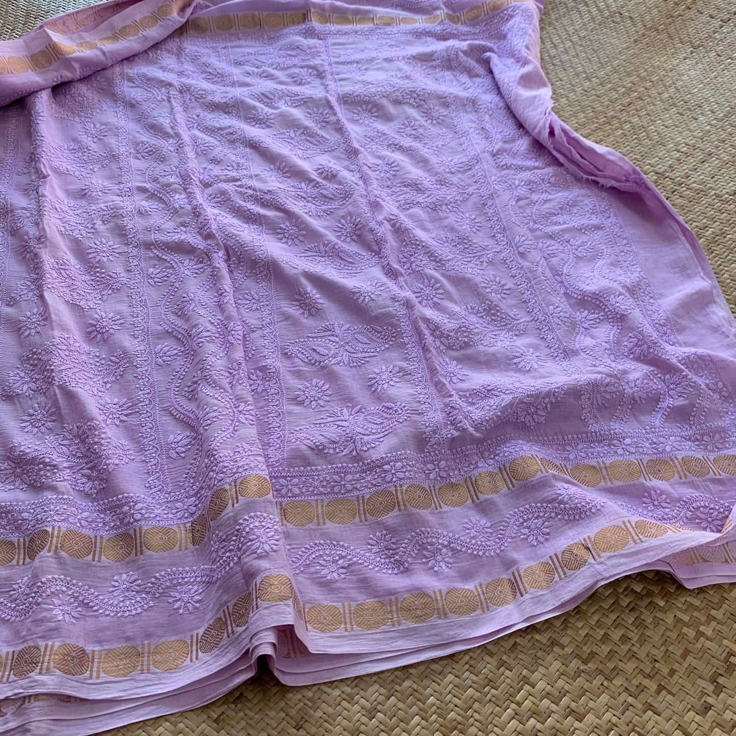 Lilac Chickankari Hand Embroidery on a Sungudi Cotton Saree