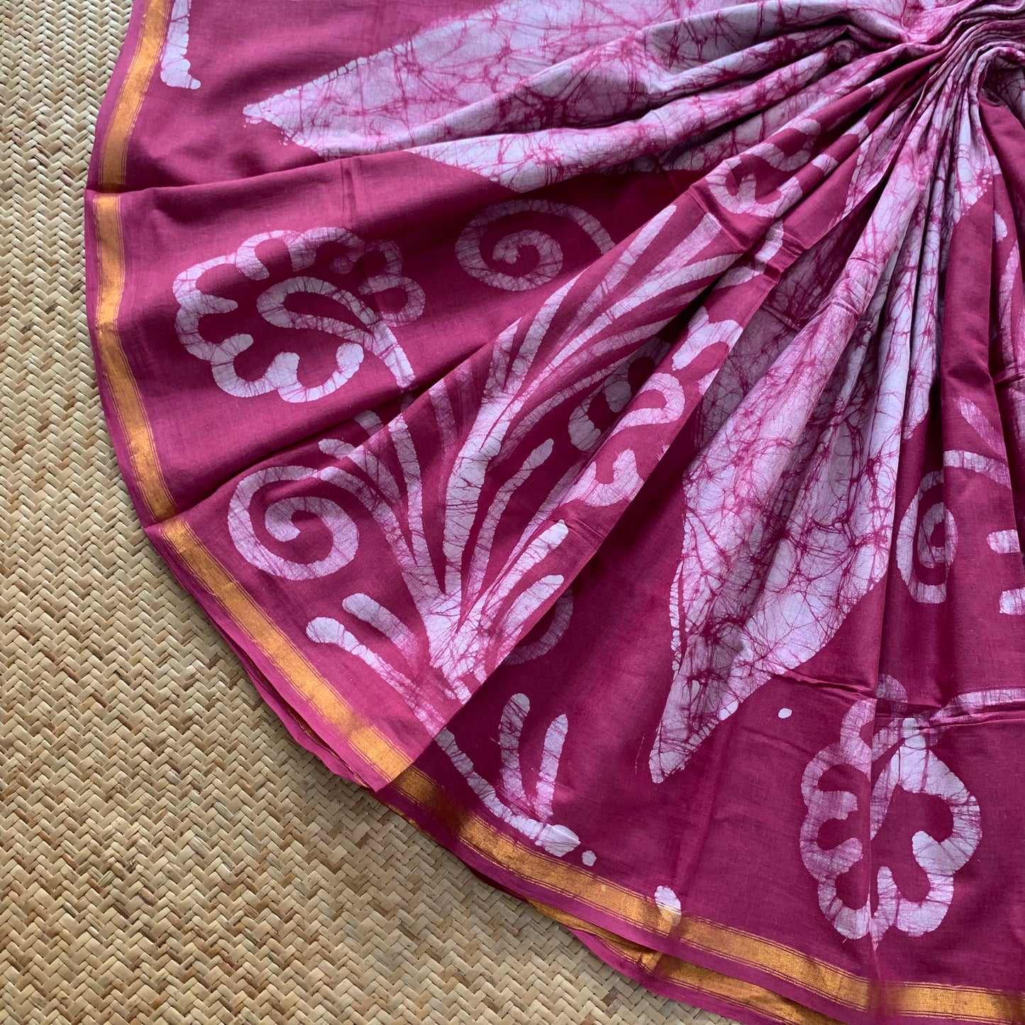 Mauve Hand Crafted wax print Sungudi Mul Mul Cotton Saree