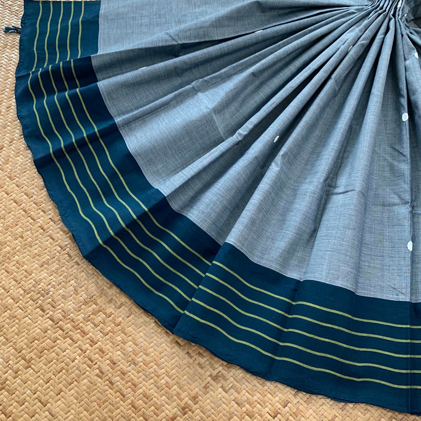 Arupukottai Handwoven Saree, Grey