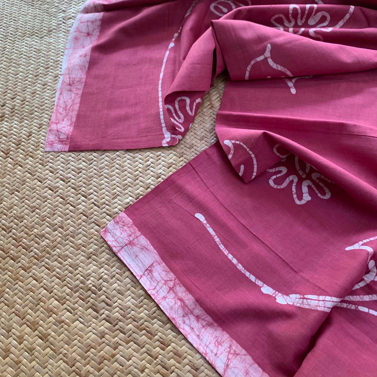 Mauve Hand Crafted wax print Sungudi Mul Mul Cotton Saree