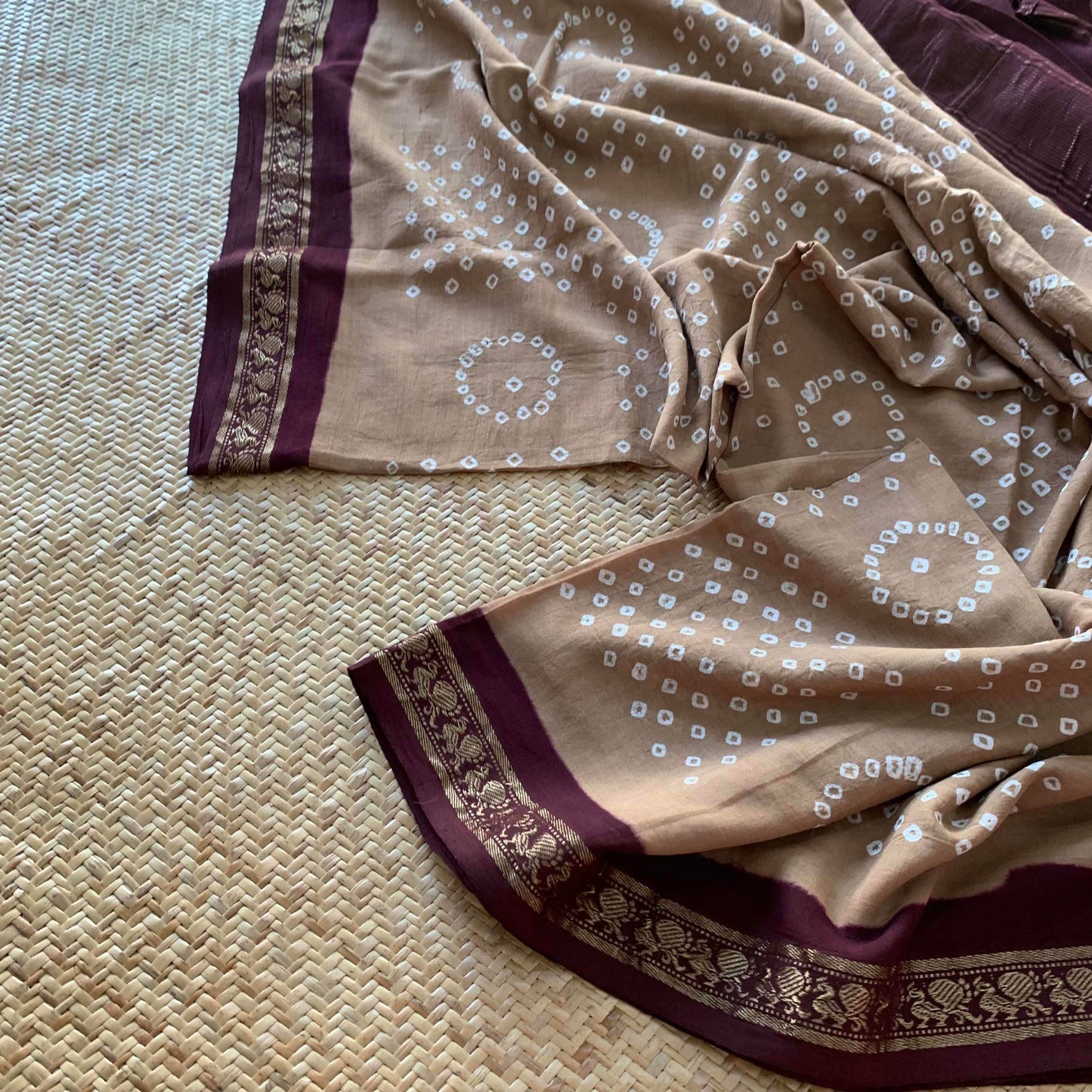 Infinity Dots - Dark Beige, Hand knotted Sungudi On a Hand woven Cotton saree, Kaikattu Sungadi