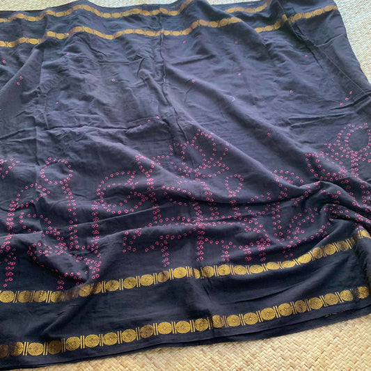 Black Saree With Pink Dots and Hand Mirror Embroidery EXCLUSIVE, Hand knotted Sungudi Cotton saree, Kaikattu Sungadi