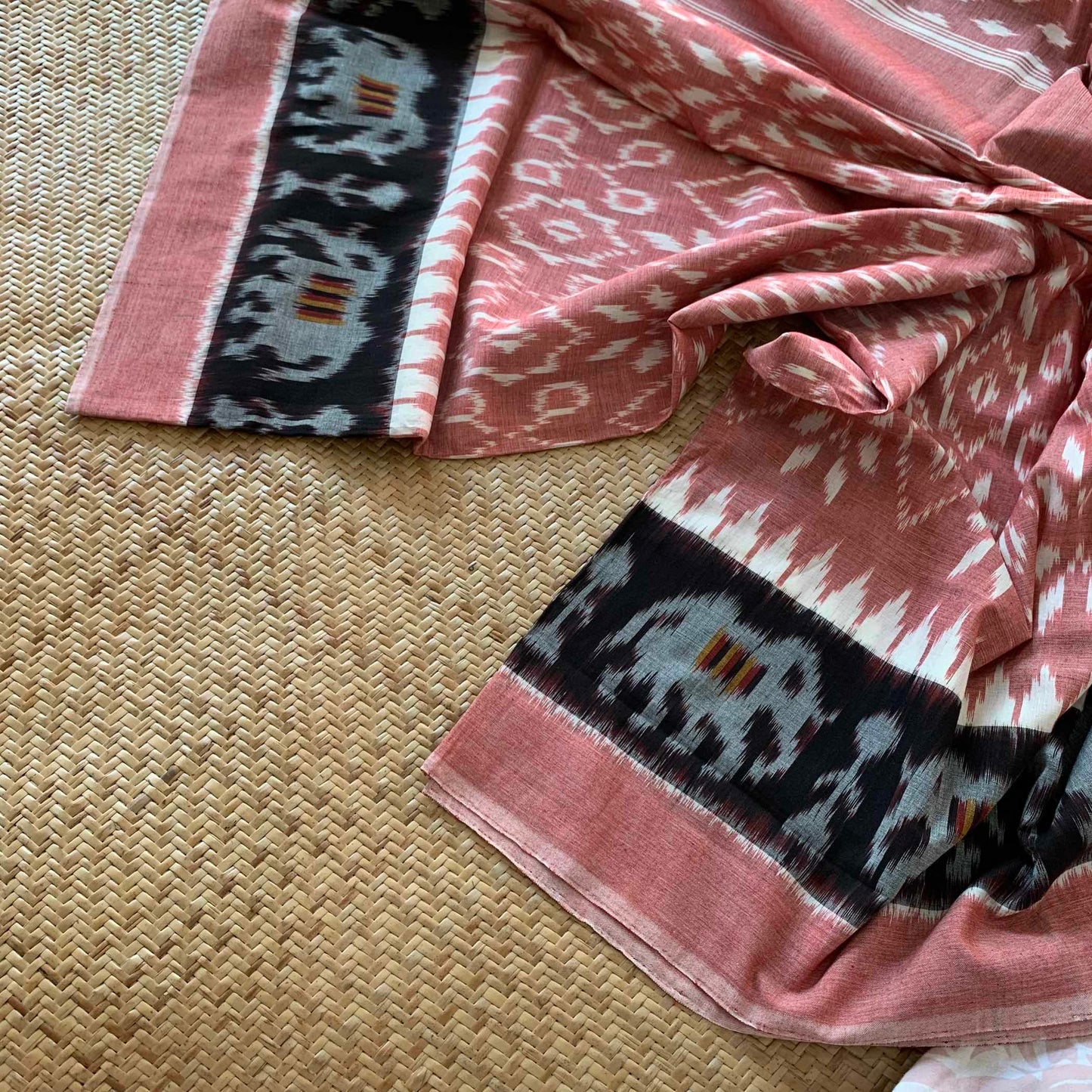 Salmon Pink Pochambally Ikkat Hand Woven Cotton Saree