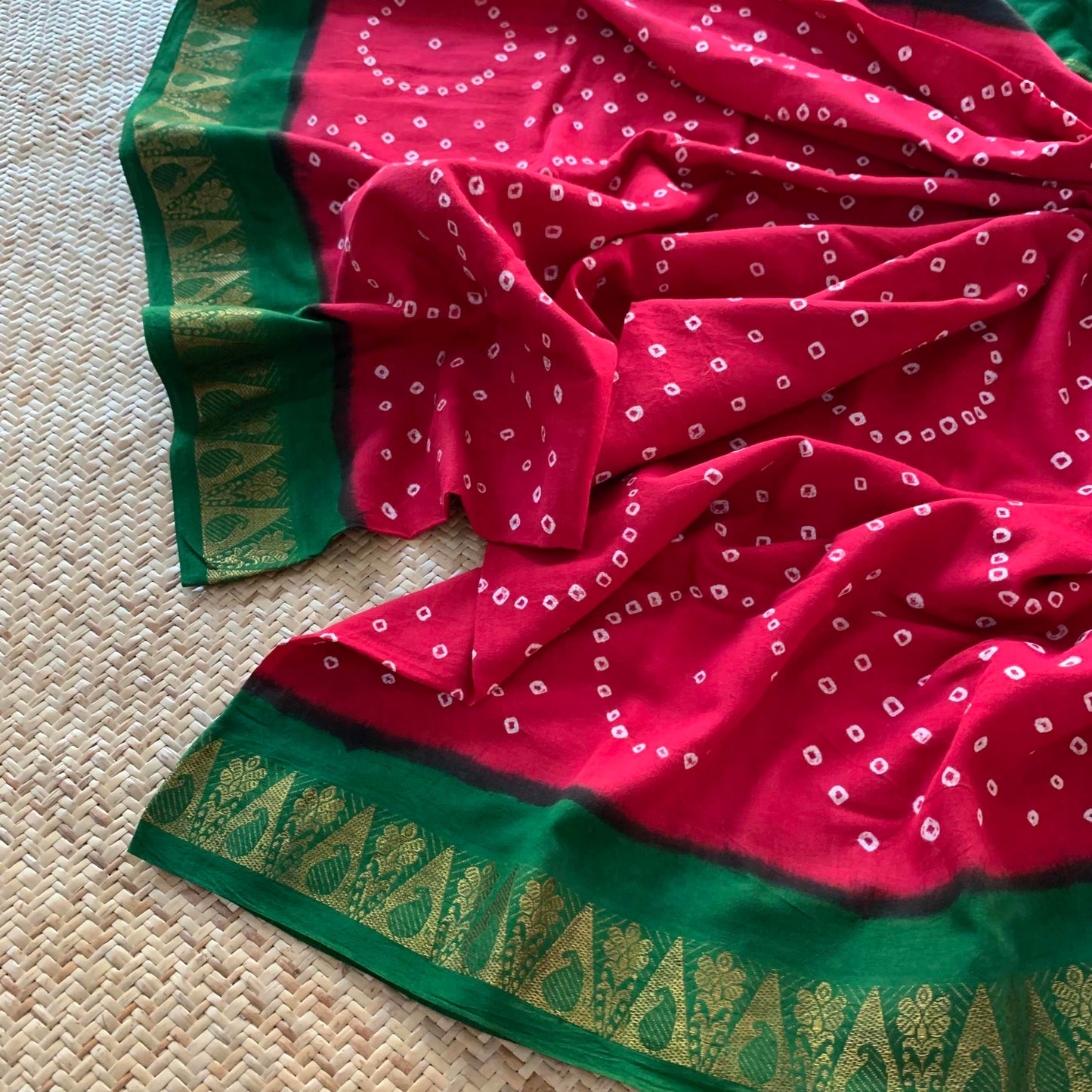 Too many dots , Hand knotted Sungudi Cotton saree, Kaikattu Sungadi