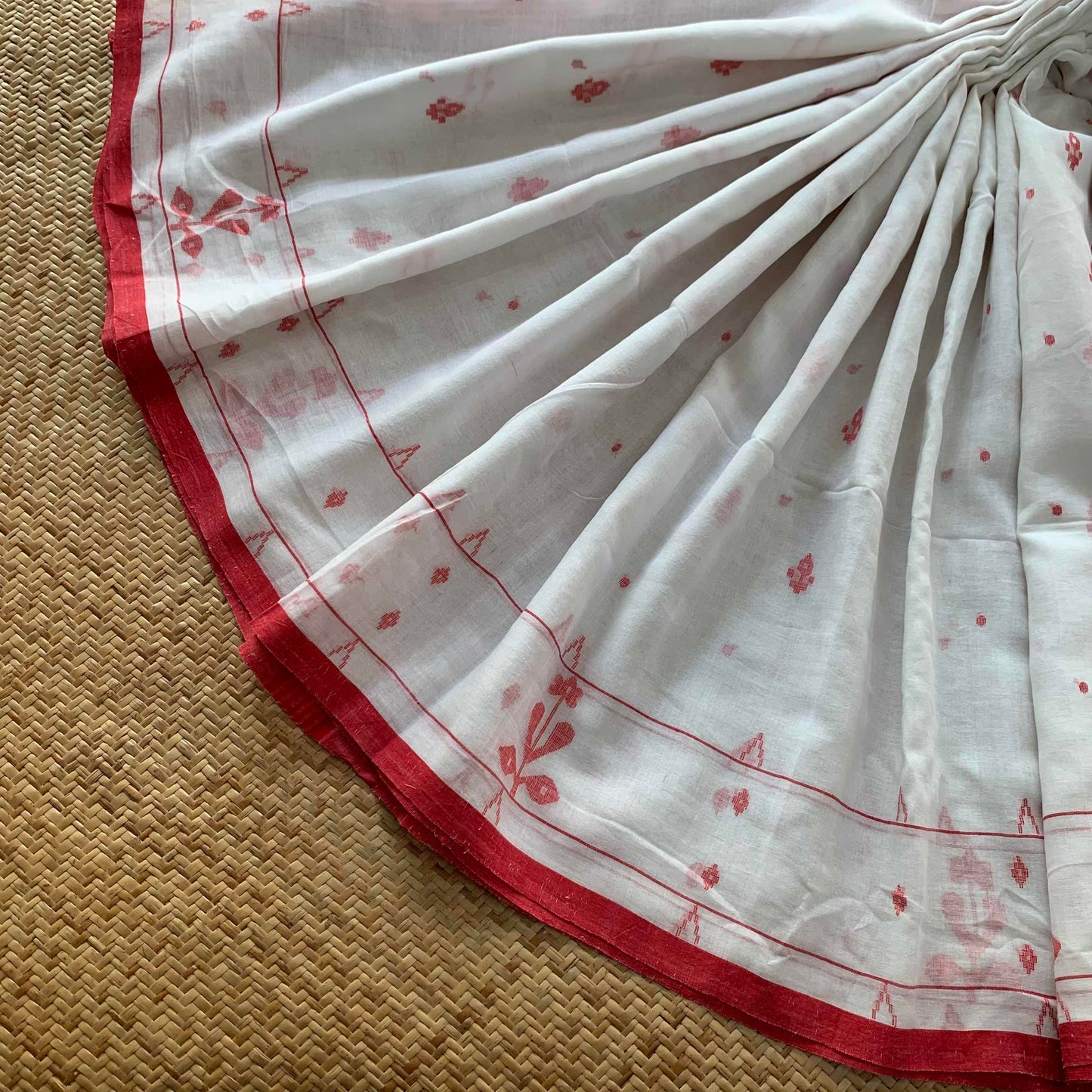 Pure White, Handwoven Jamdani Soft cotton Saree