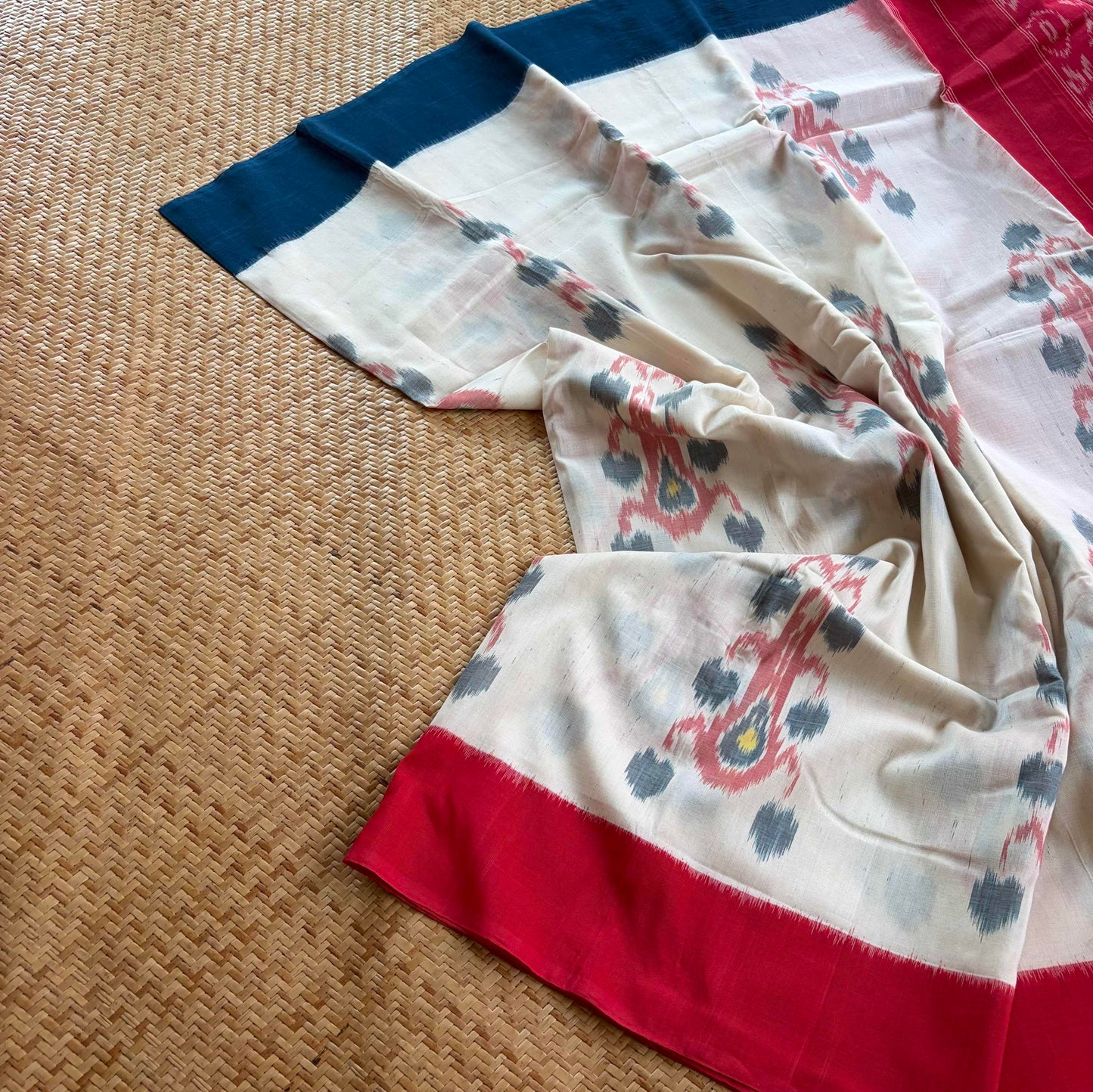 Off White, Pochambally Ikkat Hand Woven Cotton Saree