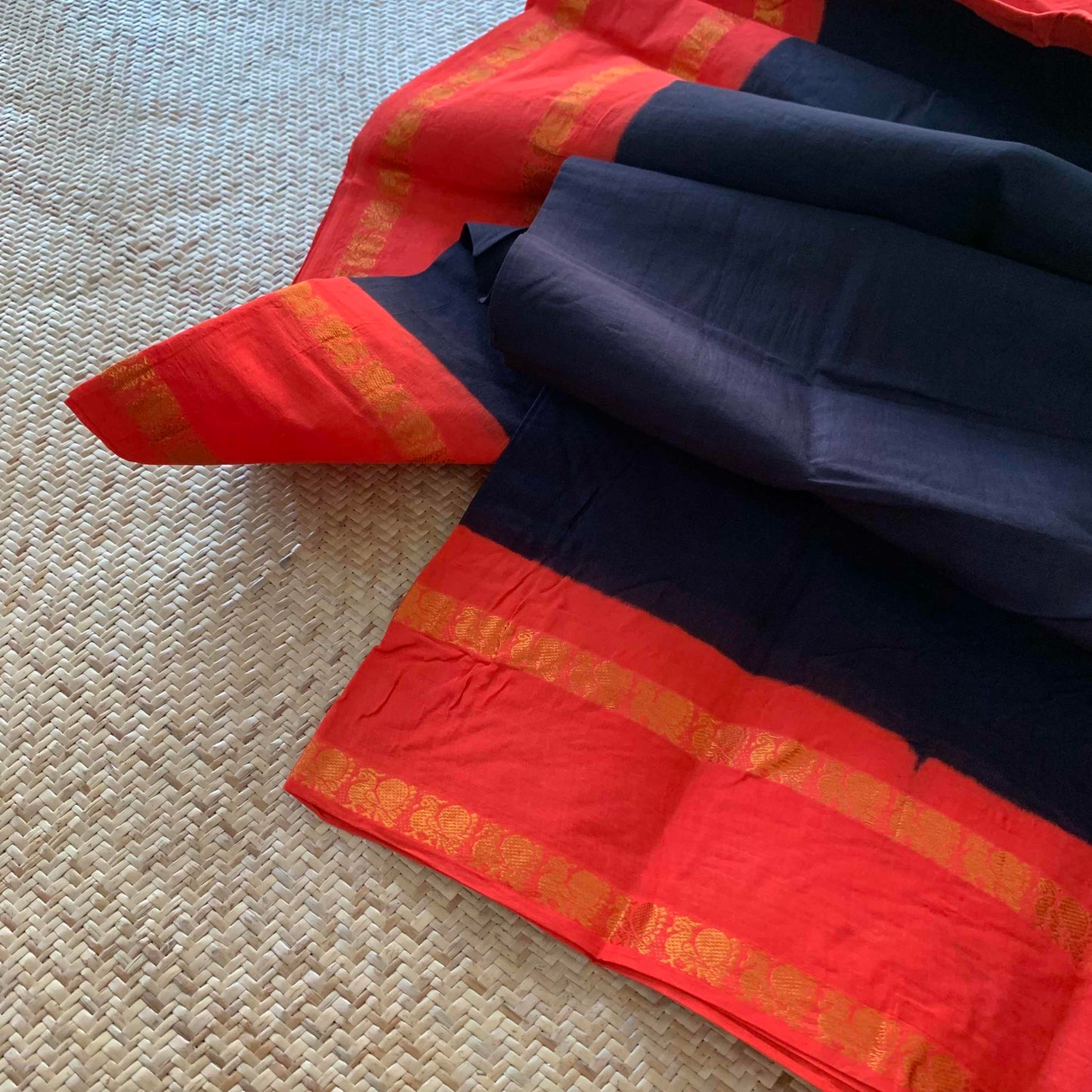 Black Saree With Red Border , Clamp dyed (Kattu sayam).