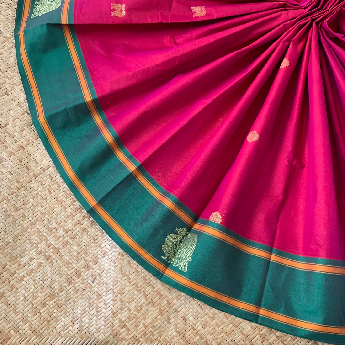 Pink Double Tone Saree With Green Border Grand Pallu, Yazhi Chakkaram Butta, Kanchipuram Cotton Saree