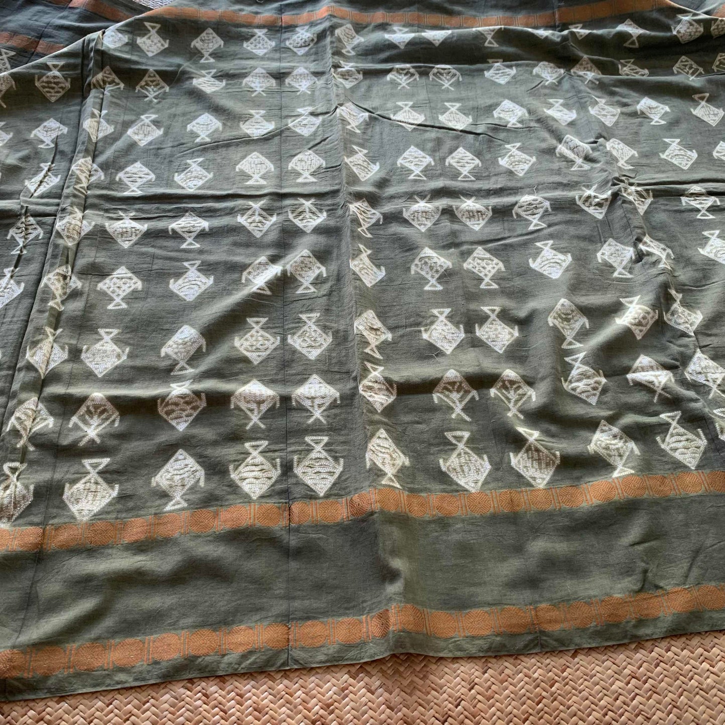 Fishy Kite - Smoked Green, Hand Crafted Shibori Sungudi Cotton Saree