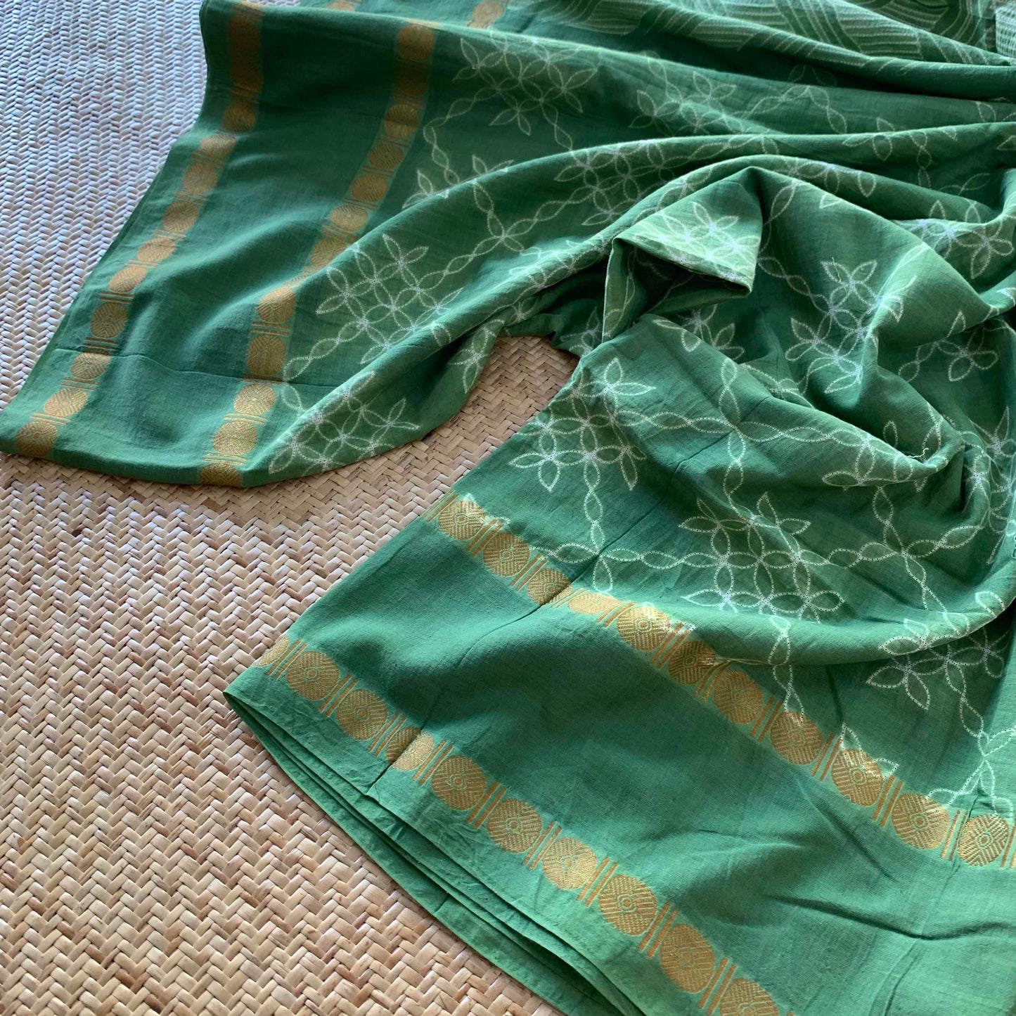 Kolam - Green, Hand Crafted Shibori Sungudi Cotton Saree