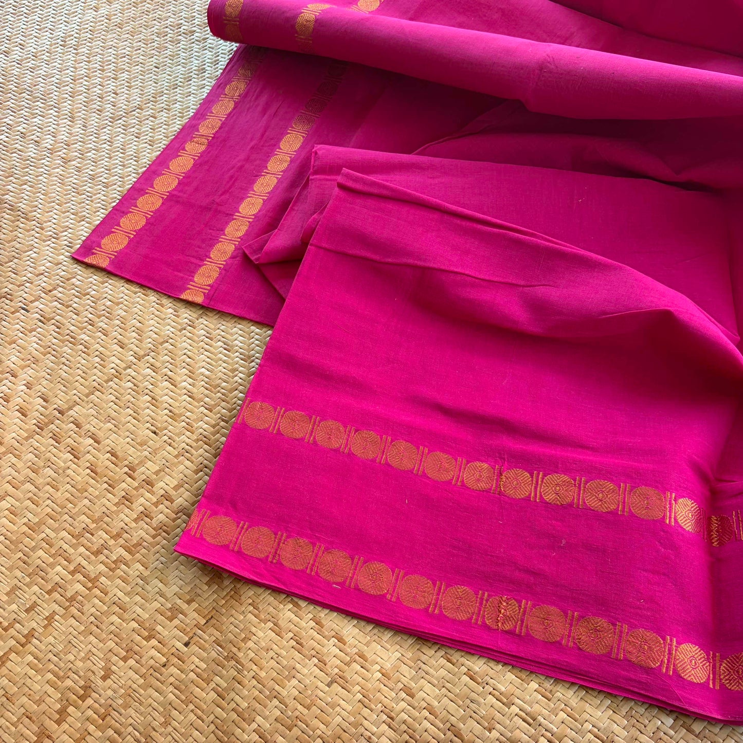 Rani Pink Saree With Running Blouse , Zari Rudraksham Rettai Pettu Border , Clamp dyed (Kattu sayam)