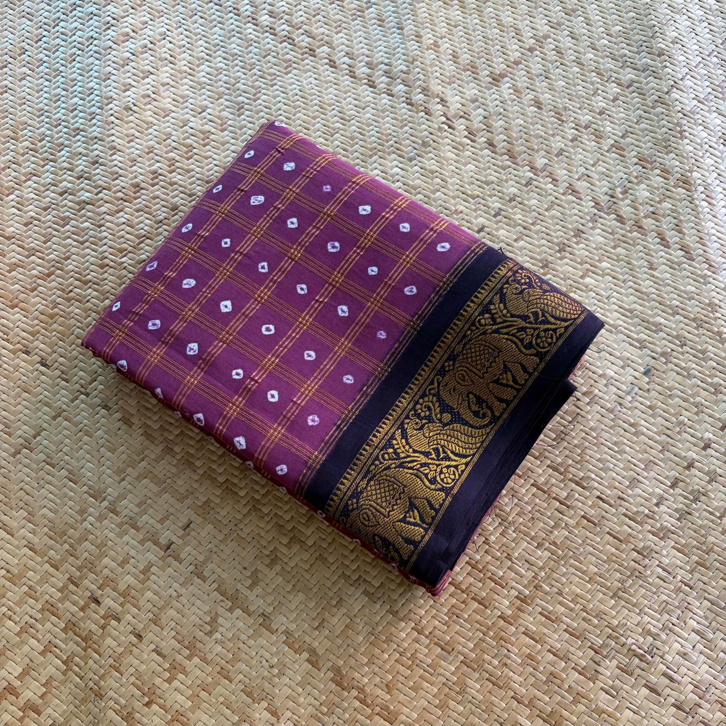 Dusty Purple Saree With Deep Brown Border, Hand knotted Sungudi On Cotton saree, Kaikattu Sungudi