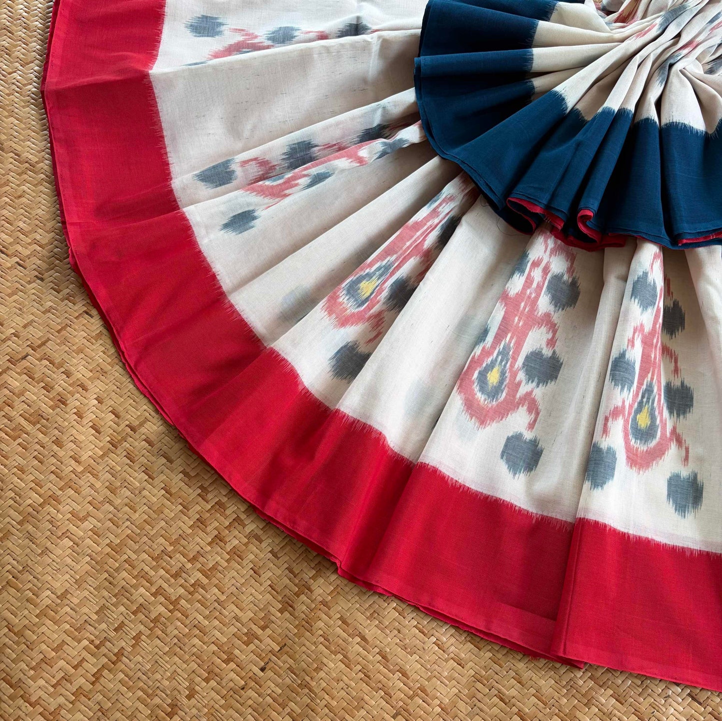Off White, Pochambally Ikkat Hand Woven Cotton Saree