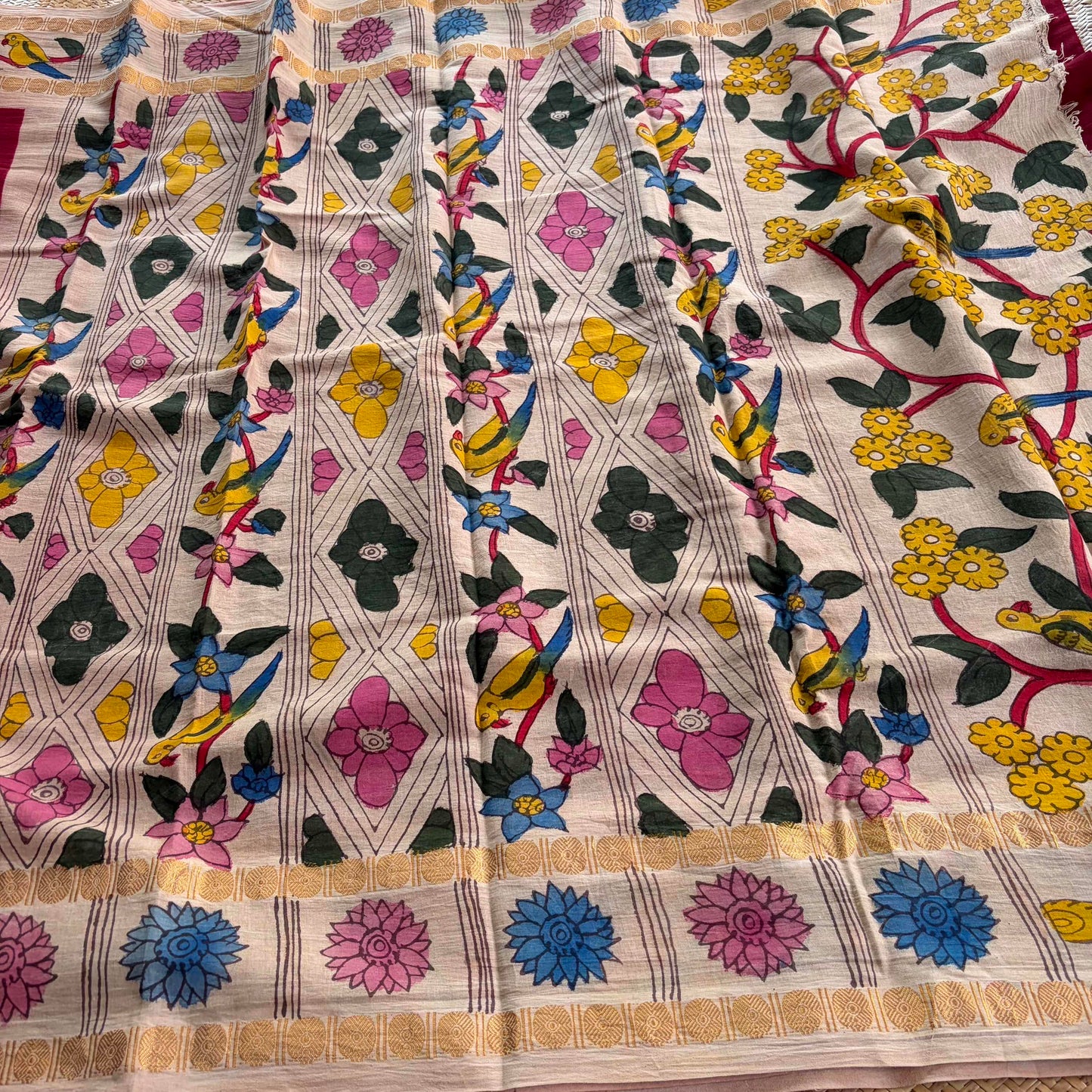 Parrot 🦜 - Kalamkari Hand Painted on a Madurai Sungudi Cotton saree. With Blouse