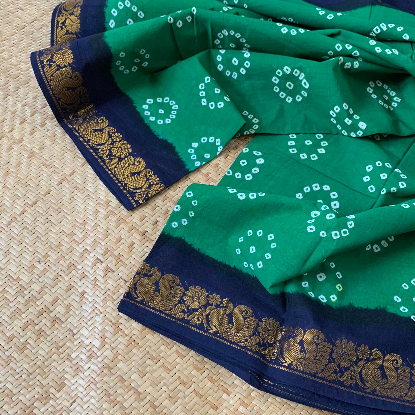 Green Saree Navy Blue Border, Hand knotted Sungadi On a annam Border Cotton saree, Kaikattu Sungadi