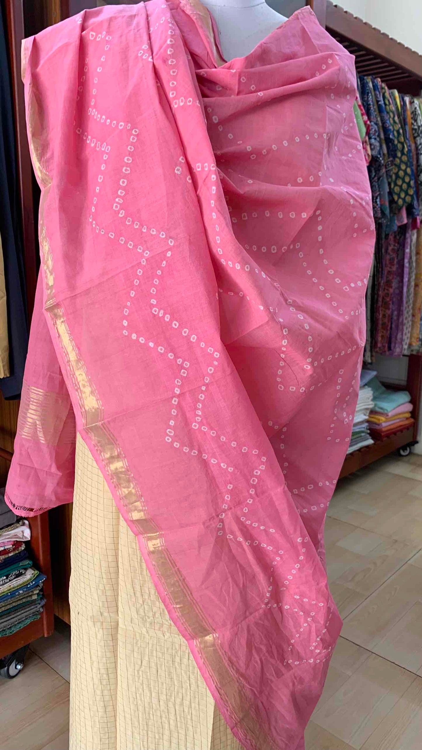 Pink Dupatta And Top Fabric, Hand woven, Hand knotted Sungudi Cotton Kaikattu Sungadi