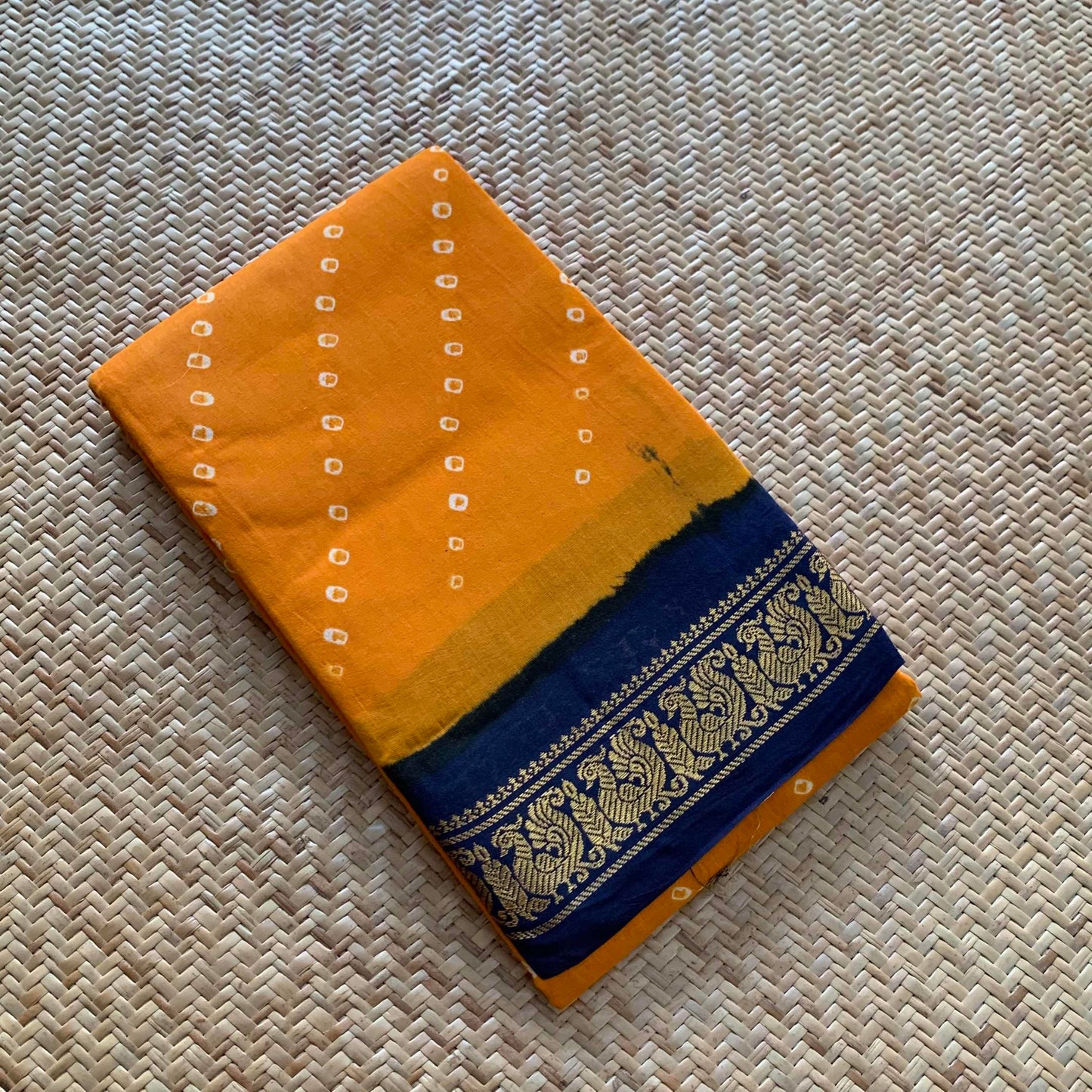 Yellow Saree , Hand knotted Sungudi On a Annam Border Cotton saree, Kaikattu Sungadi