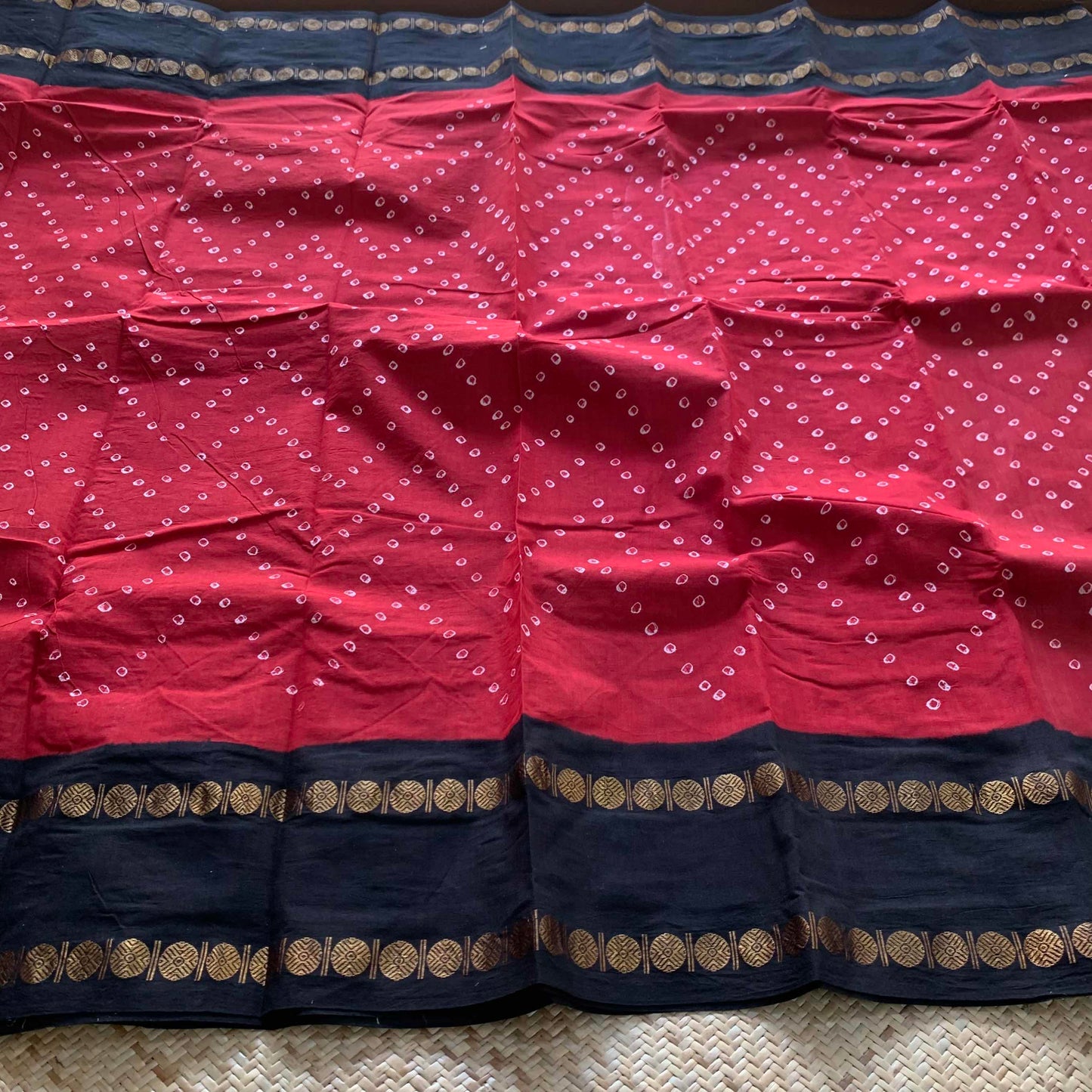 Red Saree With Black Border, Hand knotted Sungudi On a Rudraksham Border Cotton saree, Kaikattu Sungadi