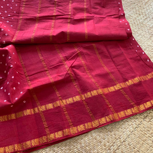 Red Saree, Hand knotted Sungudi On a Annam Border Cotton saree, Kaikattu Sungudi