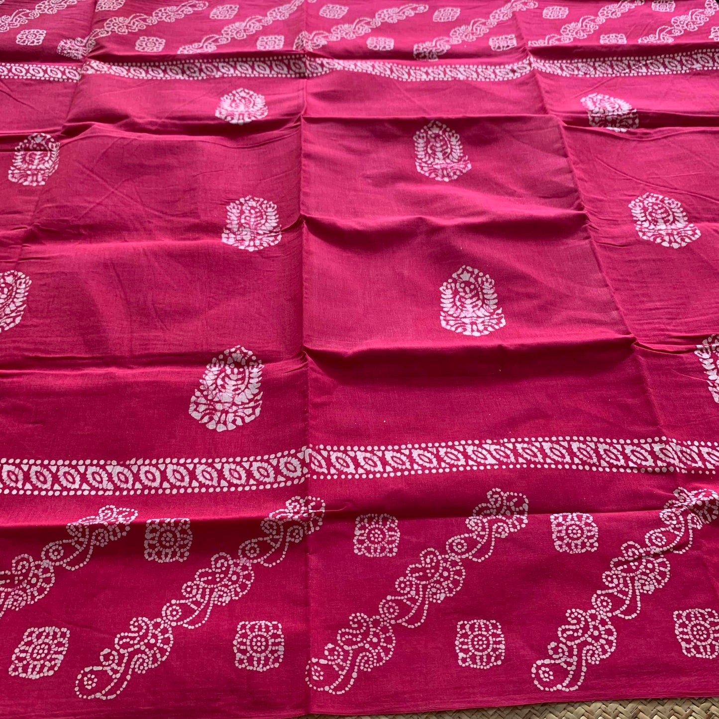 Pink Hand Crafted wax print Sungudi Cotton Saree