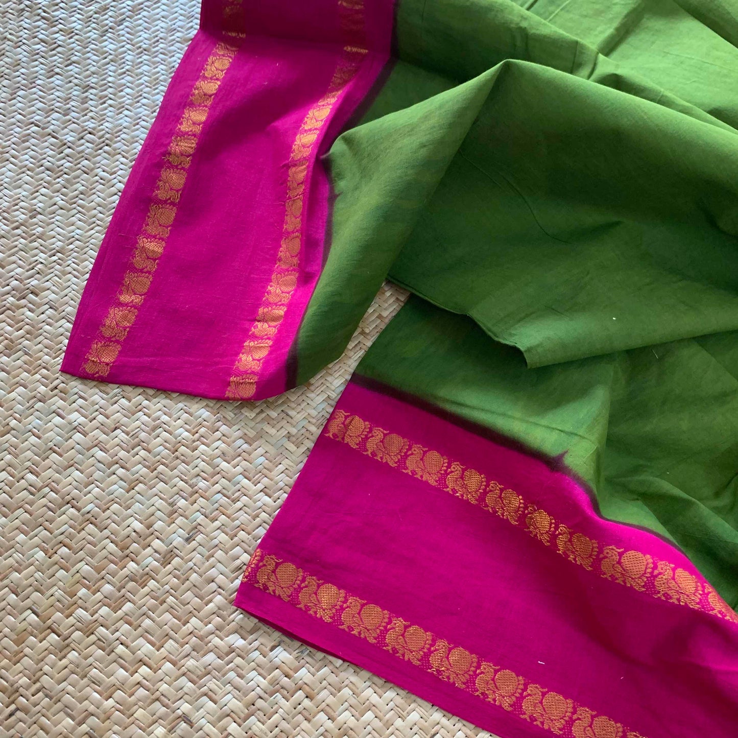 Green Saree With Pink Border, Zari Annam Rettai Pettu Border , Clamp dyed (Kattu sayam).