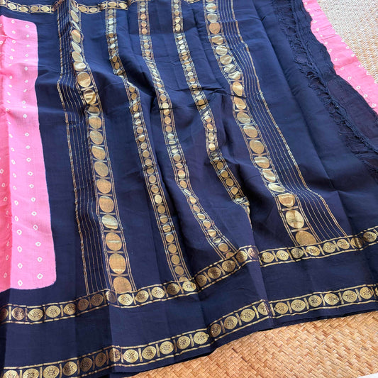 Pink Saree, Hand knotted Sungudi On a Hand woven Cotton saree, Kaikattu Sungadi