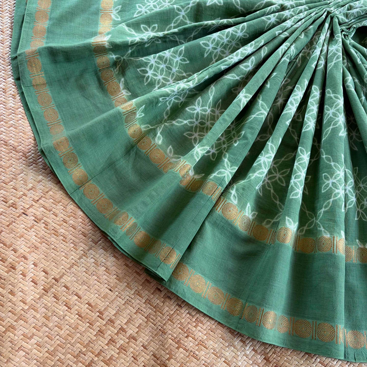 Green, Hand Crafted Nui Shibori Sungudi Cotton Saree