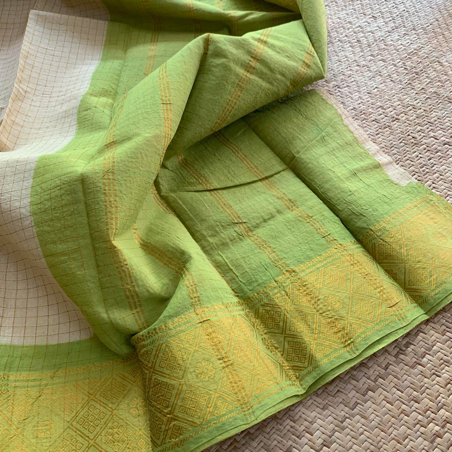 Cream Saree With Green Border, Madurai Kattam, Sungudi Cotton Saree