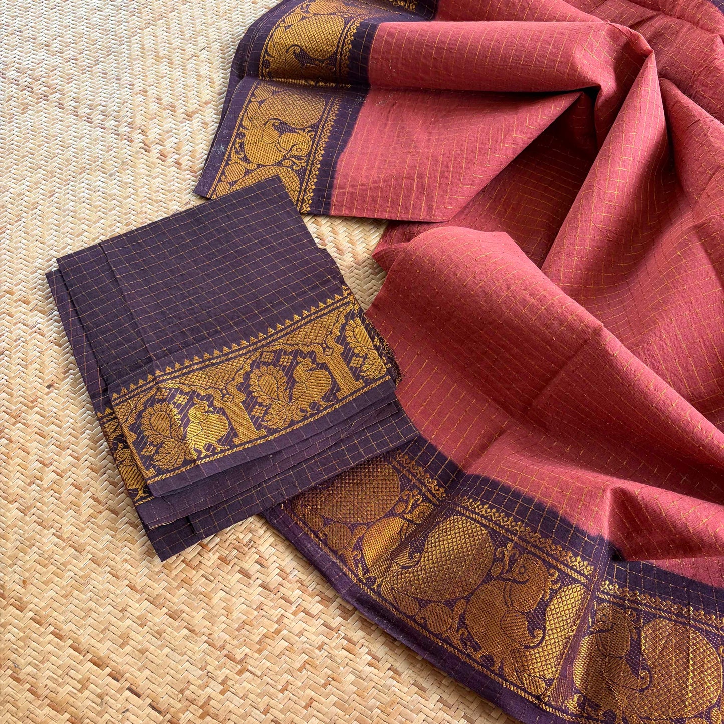 Rust, Zari Kattam Sungudi