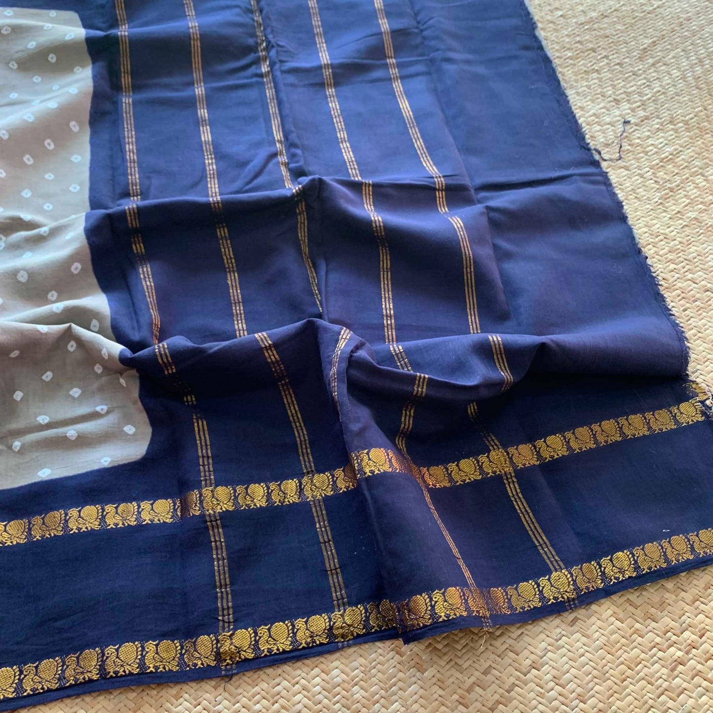 Grey Saree With Blue Border, Hand knotted Sungudi On a Rudraksham Border Cotton saree, Kaikattu Sungadi
