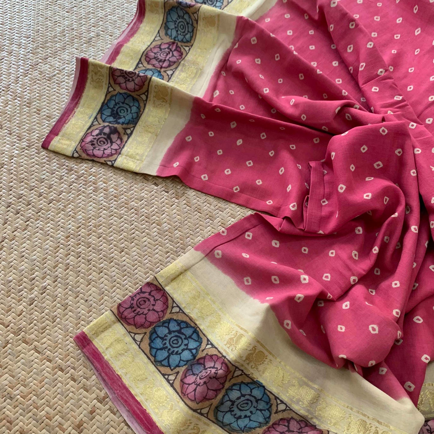 Pink Beige Kaikattu Sungudi Saree With Kalamkari Border, Pallu And Blouse Piece On a Hand woven Cotton saree, Kaikattu Sungadi