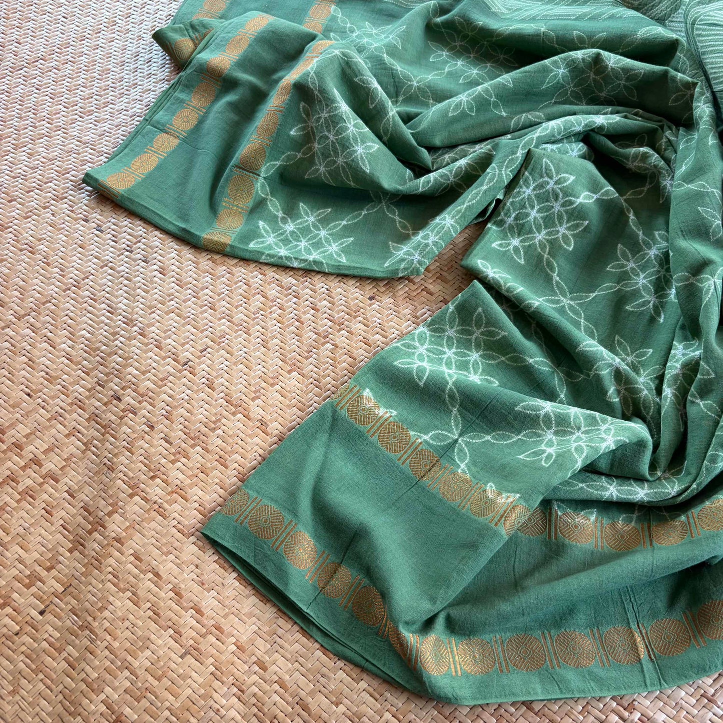 Green, Hand Crafted Nui Shibori Sungudi Cotton Saree