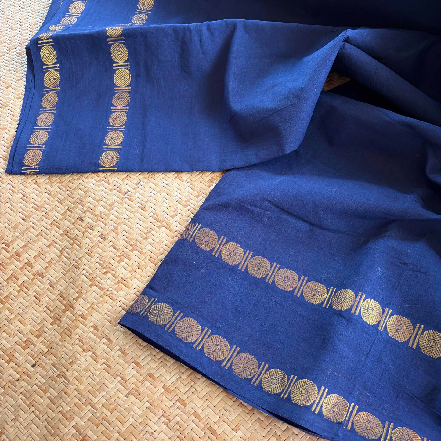 Navy Saree With Running Blouse , Zari Rudraksham Rettai Pettu Border , Clamp dyed (Kattu sayam)