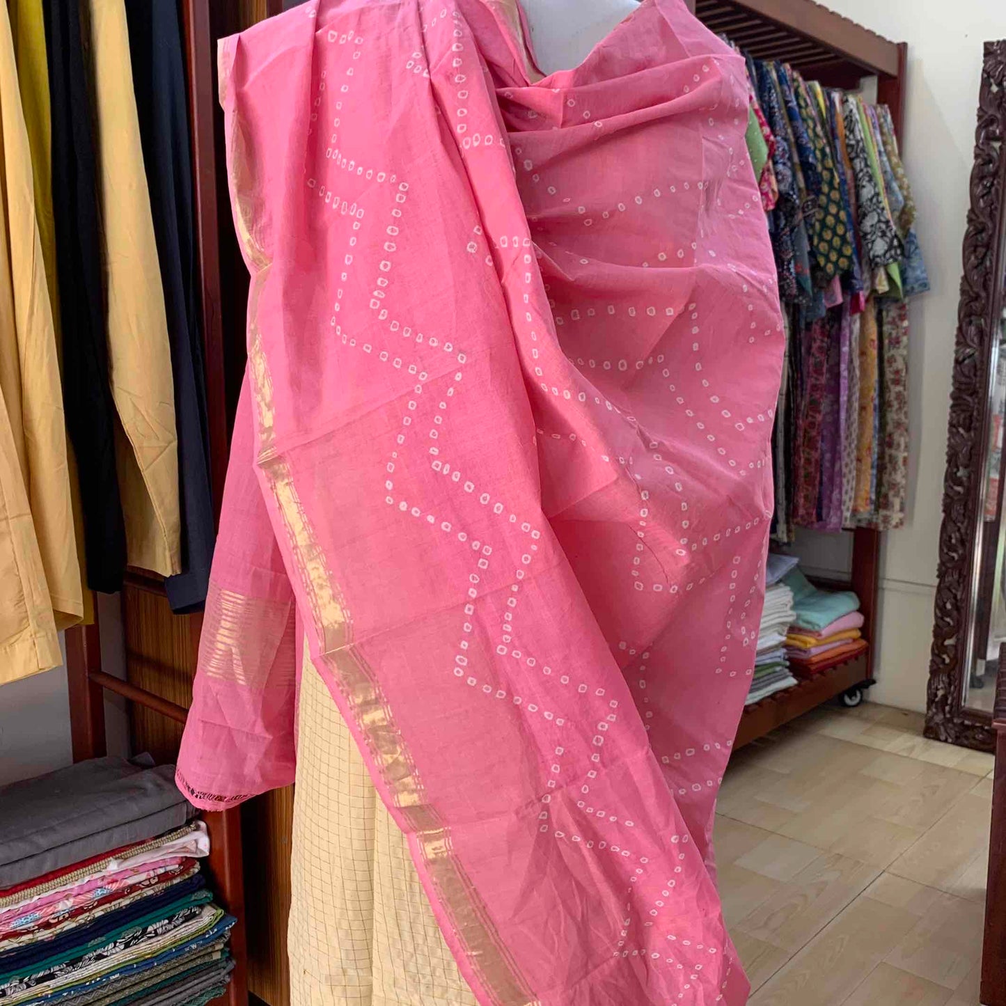 Pink Dupatta And Top Fabric, Hand woven, Hand knotted Sungudi Cotton Kaikattu Sungadi