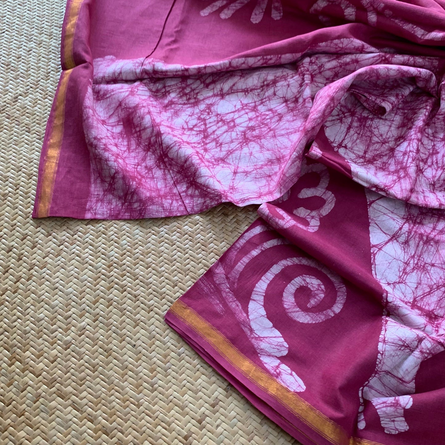 Mauve Hand Crafted wax print Sungudi Mul Mul Cotton Saree